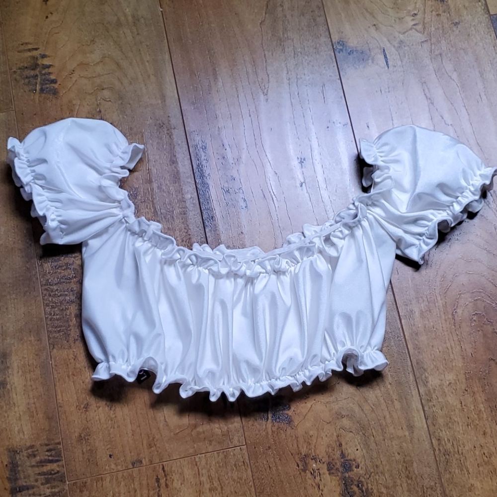 Be Wicked White Off Shoulder Scrunch Top